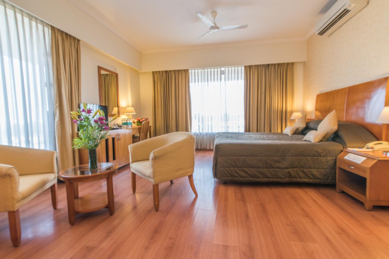Sai Vishram Business Hotel Kammasandra エクステリア 写真